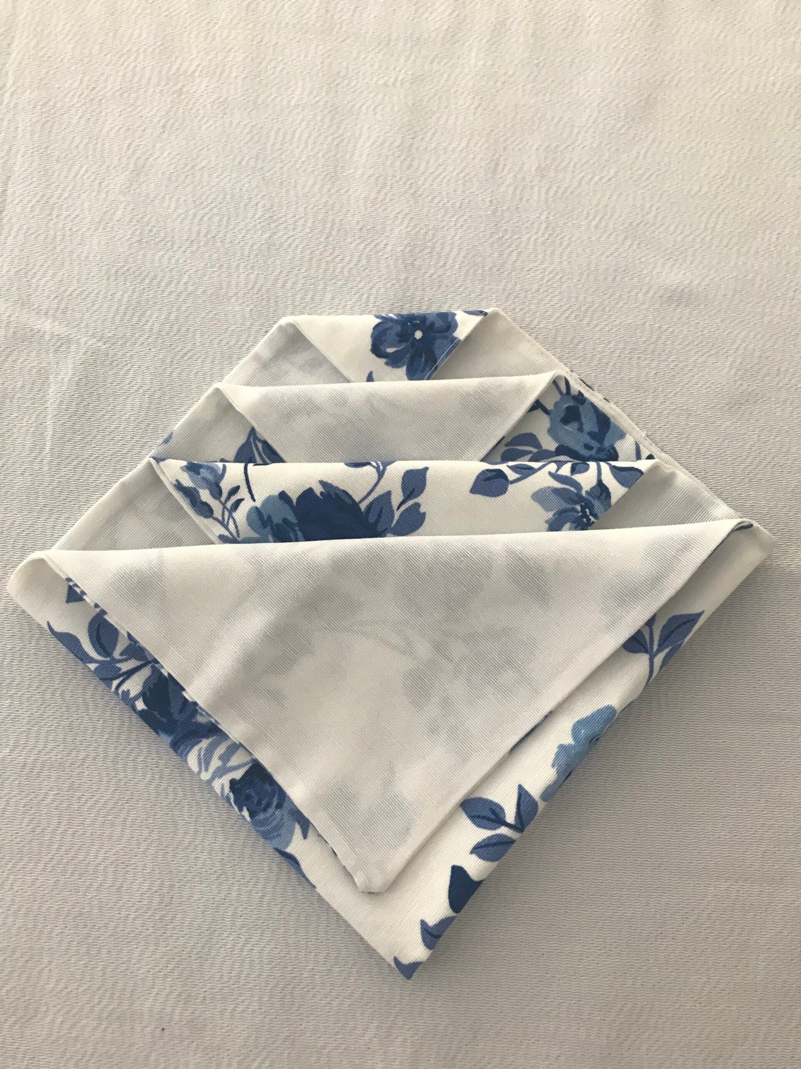 Guardanapo Azul floral - Imagem 2
